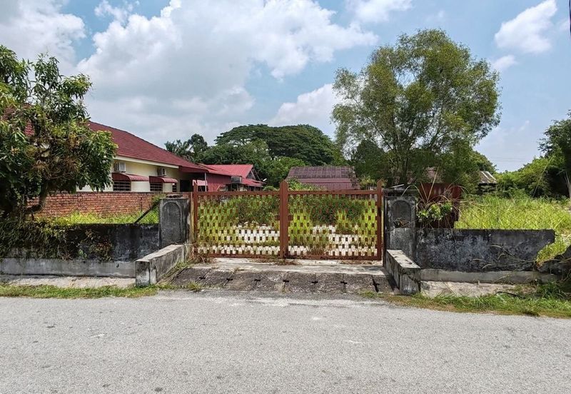 KAMPUNG BARU BUKIT MERAH
