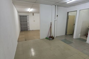 Jalan Pasir Puteh, Station 18