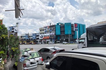 Jalan Pasir Puteh, Station 18