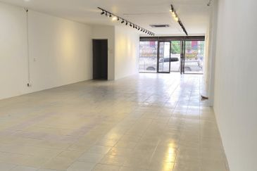 Jalan Pasir Puteh, Station 18