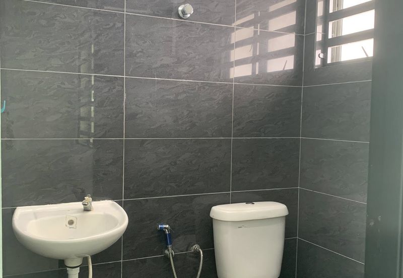 DESA LAHAT SRI -WANG