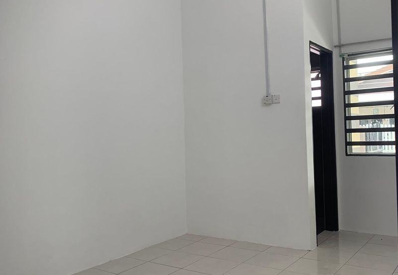 DESA LAHAT SRI -WANG