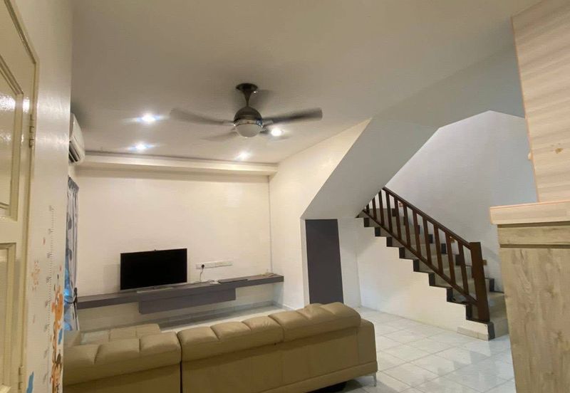 ANJUNG BERCHAM UTAMA