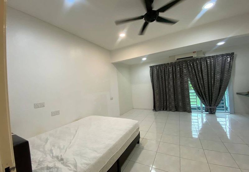 ANJUNG BERCHAM UTAMA