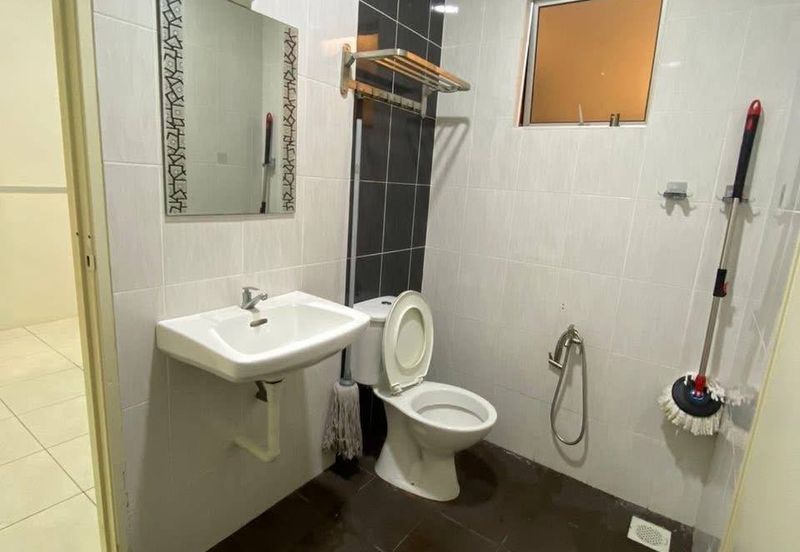 ANJUNG BERCHAM UTAMA