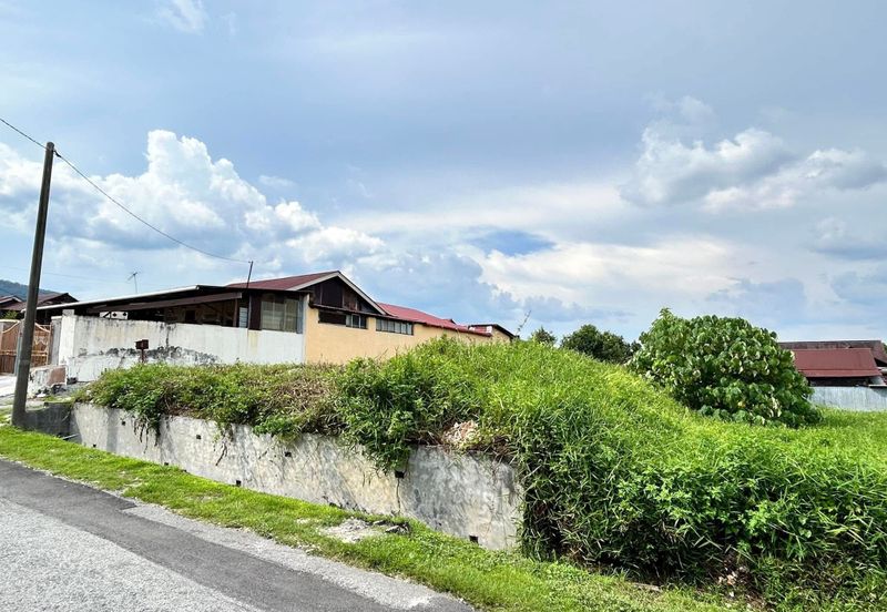 KAMPUNG BARU BUKIT MERAH