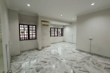 TAMAN MENGLEMBU BERLIAN