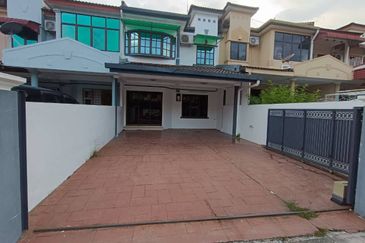 TAMAN MENGLEMBU BERLIAN