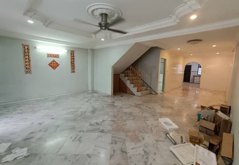 TAMAN MENGLEMBU BERLIAN