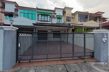 TAMAN MENGLEMBU BERLIAN