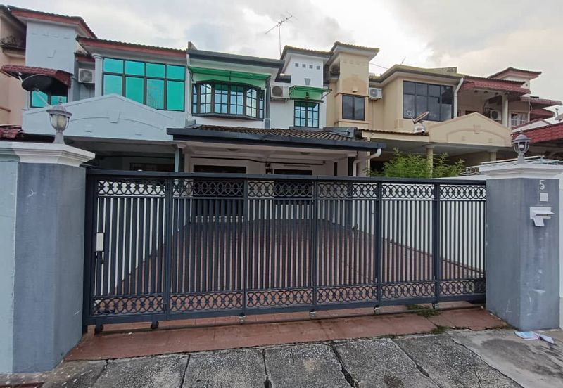 TAMAN MENGLEMBU BERLIAN