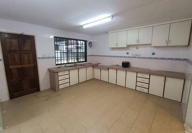 TAMAN MENGLEMBU BERLIAN