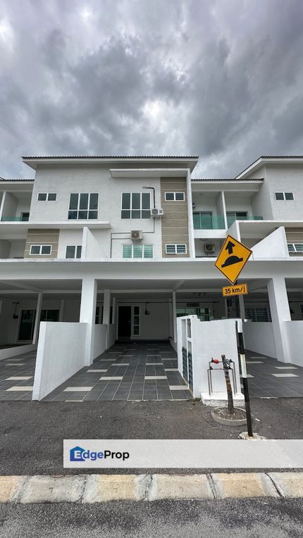 Lapangan Cyber Fully Furnish Townhouse, Perak, Kinta