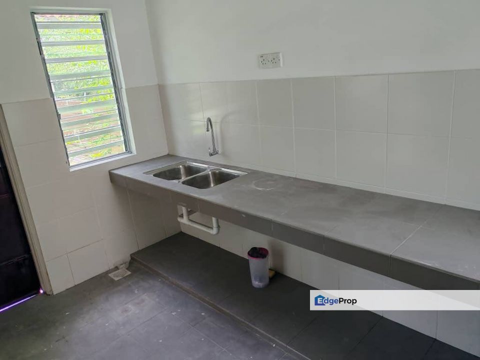 Lahat Mines Gated Guarded Semi D, Perak, Lahat