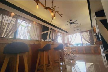 THE COVE HILLSIDE RESIDENCE