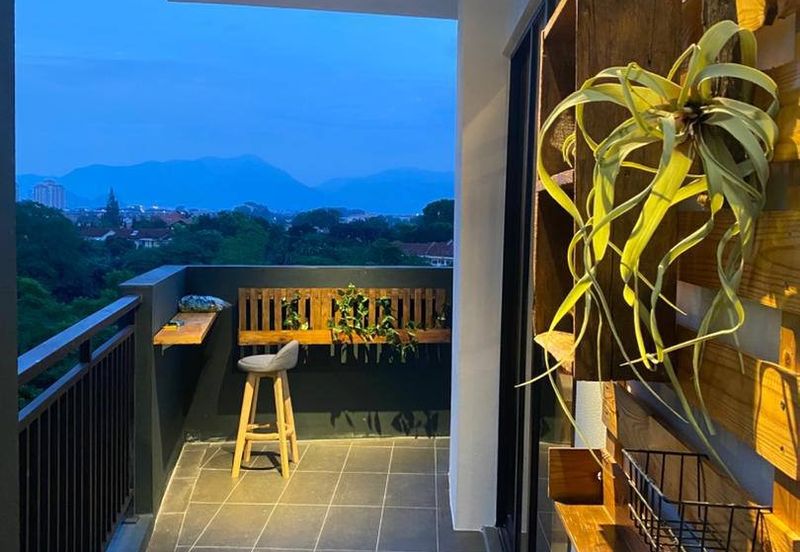 THE COVE HILLSIDE RESIDENCE