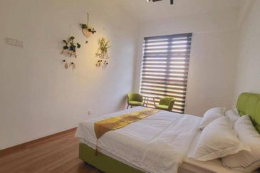 THE COVE HILLSIDE RESIDENCE