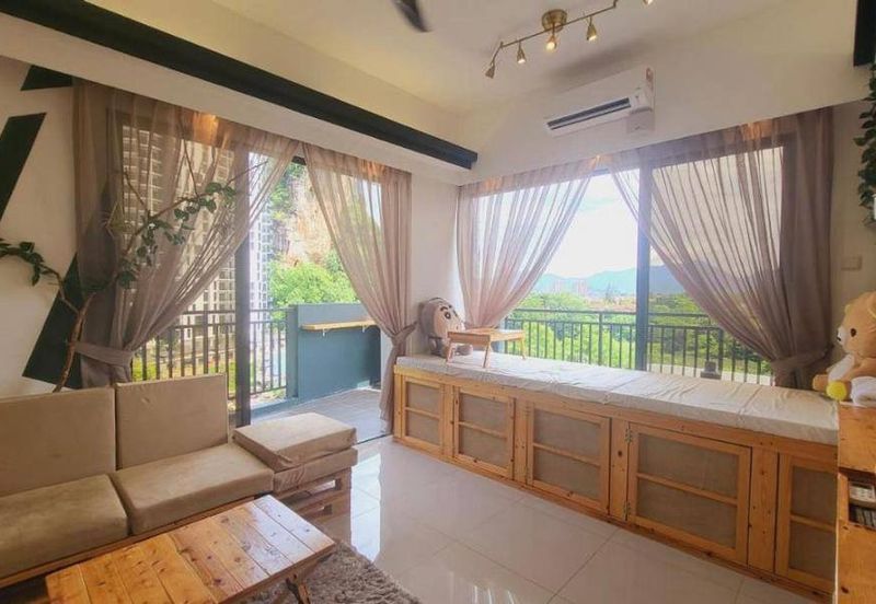 THE COVE HILLSIDE RESIDENCE