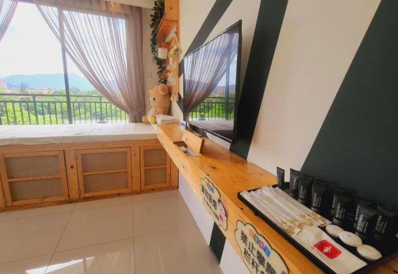 THE COVE HILLSIDE RESIDENCE