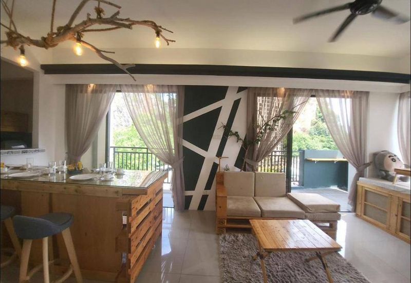 THE COVE HILLSIDE RESIDENCE