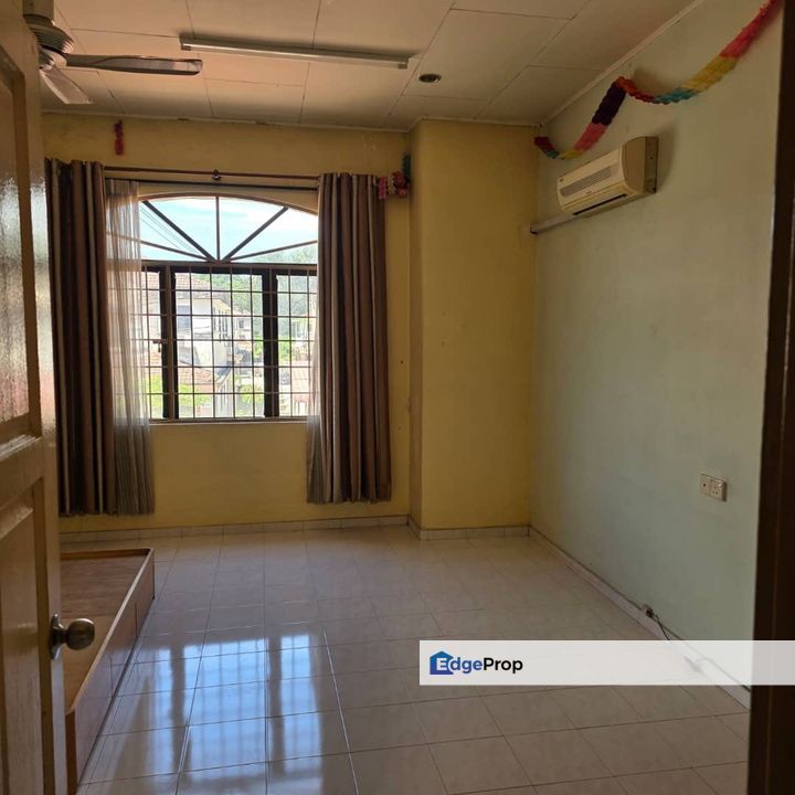 Taman Pinji Perdana, Lahat, Perak, Lahat