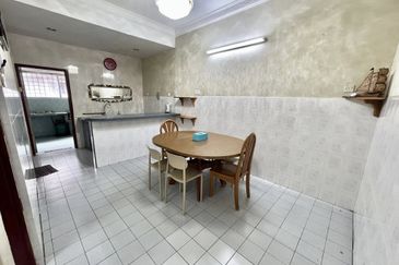 TAMAN ANJUNG BERCHAM MEGAH