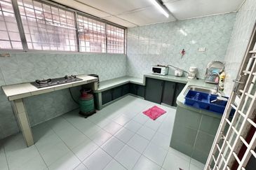 TAMAN ANJUNG BERCHAM MEGAH