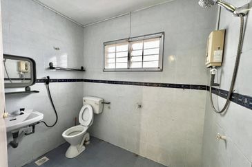 TAMAN ANJUNG BERCHAM MEGAH