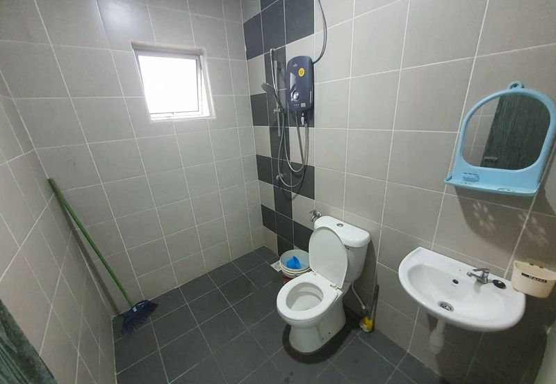 ANJUNG BERCHAM UTAMA