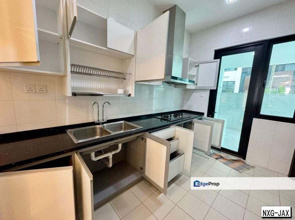 [Partial Furnished] Triple Storey Superlink House For RENT@ Duta Villa, Setia Alam, Selangor, Shah Alam