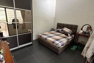 Taman Tepi Sungai ( Taman Teluk Pulai Indah )