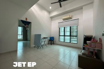 Indah 12, Setia Alam