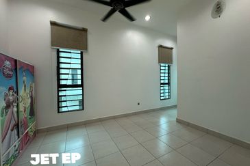 Indah 12, Setia Alam