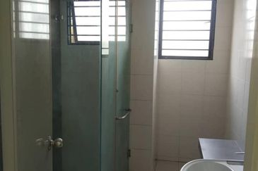 Indah 12, Setia Alam