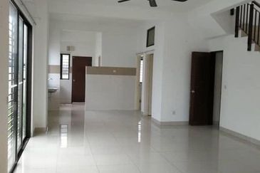 Indah 12, Setia Alam