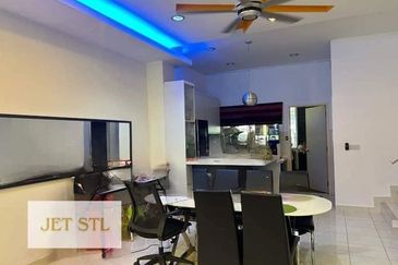 Indah 12, Setia Alam