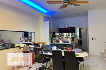 Indah 12, Setia Alam