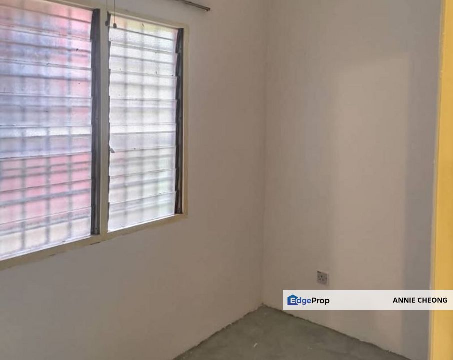 Pangsapuri Putra Permai A at Taman Equine Seri Kembangan, Selangor, Seri Kembangan