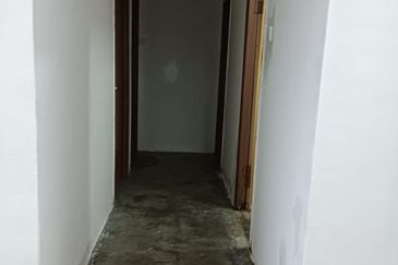 Pangsapuri Putra Permai A at Taman Equine Seri Kembangan