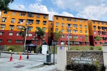 Pangsapuri Putra Permai A at Taman Equine Seri Kembangan