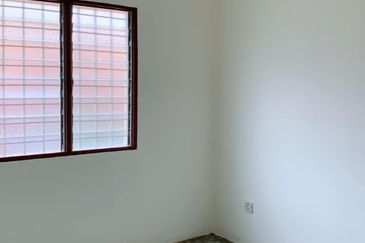 Pangsapuri Putra Permai A at Taman Equine Seri Kembangan