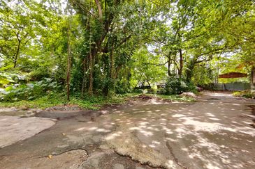 Penang Island Double-Story Bungalow with Sea Access For Sale FREEHOLD