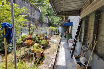 Penang Island Double-Story Bungalow with Sea Access For Sale FREEHOLD