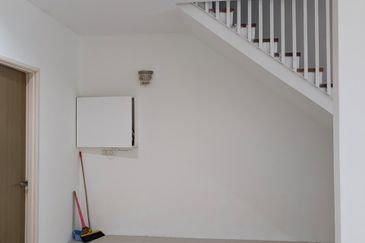 Lintang Lembah Permai 1