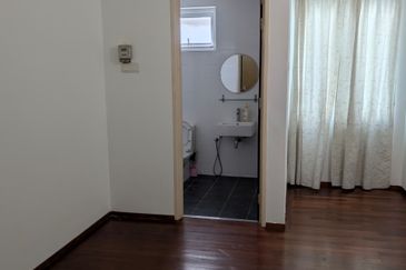 Lintang Lembah Permai 1