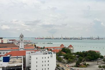 Weld Quay Ground Floor Office with Car Park For Rent