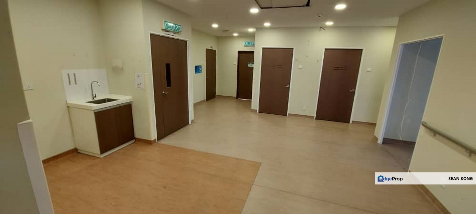 🏢 FOR SALE: 2-Storey Commercial Bungalow @ Bayan Lepas 📍 Jalan Sultan Azlan Shah | 🚗 Ample Carparks | 🌟 Prime Main Road Frontage, Penang, Bayan Baru