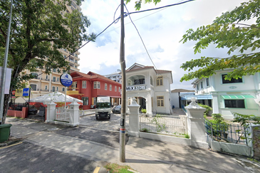 🏢 FOR RENT: 2 Storey Commercial Bungalow @ Jalan Kelawai, Pulau Tikus 📍 Prime Location | Main Road Frontage | High Visibility