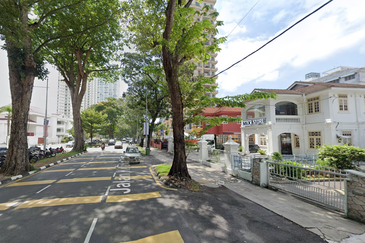 🏢 FOR RENT: 2 Storey Commercial Bungalow @ Jalan Kelawai, Pulau Tikus 📍 Prime Location | Main Road Frontage | High Visibility