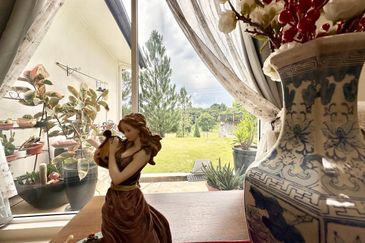 Nicely keep facing to Majestic Hilltop View Par 4 Hole 6 in Bangi Golf Resort